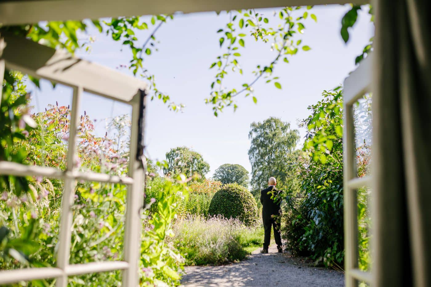 As a photographer I love visiting middleton lodge, especially the walled garden, I must leave a comment